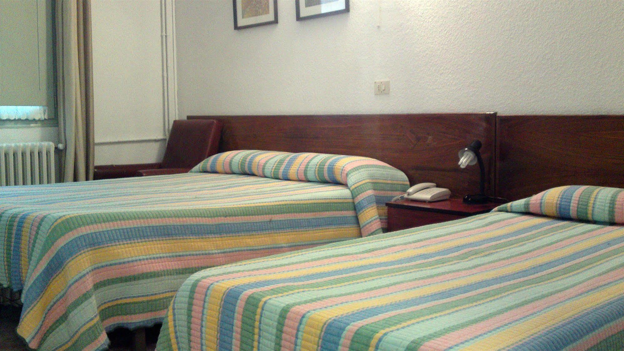 Hotel Peralba Aixovall Extérieur photo